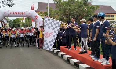 Ribuan-Masyarakat-dan-Ratusan-Hadiah-Semarakkan-Jalan-Sehat-dan-Sepeda-Santai-Hari-Bhayangkara-ke--79-di-Polda-Kalteng