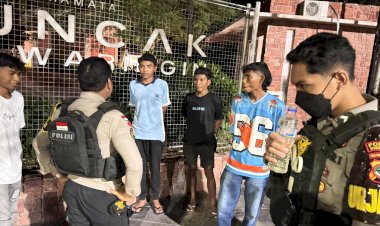 Berikan-Rasa-Aman,-Polres-Mabar-Gelar-Patroli-Dialogis-di-Kota-Labuan-Bajo