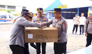 Polri-Berangkatkan-Bantuan-Kemanusiaan-ke-NTT-untuk-Bantu-Korban-Banjir-dan-Longsor