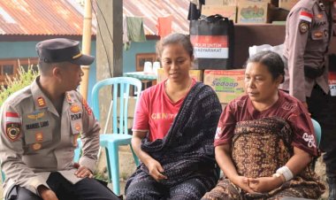 Keluarga-Korban-Banjir-Bandang-di-Mauponggo-Sampaikan-Terima-Kasih-Atas-Perhatian-Kapolri