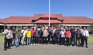 Pererat-Sinergitas,-Polres-Mabar-Gelar-Coffee-Morning-Dengan-Insan-Pers-di-Labuan-Bajo