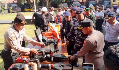 Wujud-Pengabdian-Kemanusiaan,-TNI-Polri-Gelar-Kesiapan-Tanggap-Darurat-Bencana-Hidrometeorologi