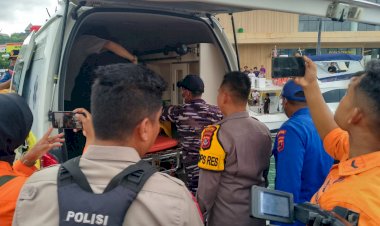 Berkat-Bantuan-Nelayan,-Polisi-Bersama-Tim-SAR-Gabungan-Temukan-Satu-Jenazah-Diduga-Korban-KM.-Putri-Sakinah