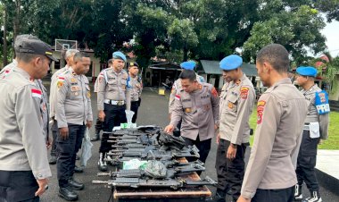 Pastikan-Personel-'Sehat'-Lahir-Batin,-Kapolres-Mabar-Sidak-Senjata-Api-dan-Administrasi