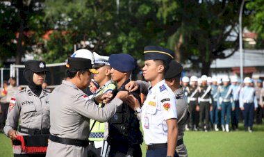 Polda-NTT-Gelar-Apel-Pasukan-Operasi-Ketupat-Turangga-2026,-Siap-Berikan-Pelayanan-Idul-Fitri-1447-H