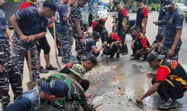 Sinergi-TNI-Polri-dan-Komunitas:-