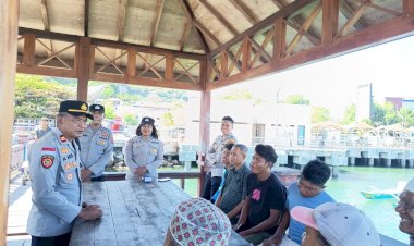 Suara-dari-Pesisir:-Saat-Nelayan-Labuan-Bajo-'Curhat'-ke-Polisi-Soal-Cuaca-dan-BBM