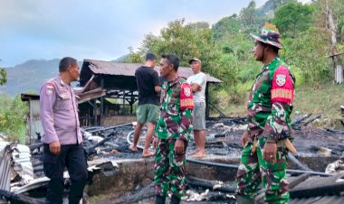 Fokus-Galang-Bantuan,-Kapolsek-Kuwus-Tegaskan-Kebakaran-Rumah-di-Compang-Kules-Bukan-Sabotase