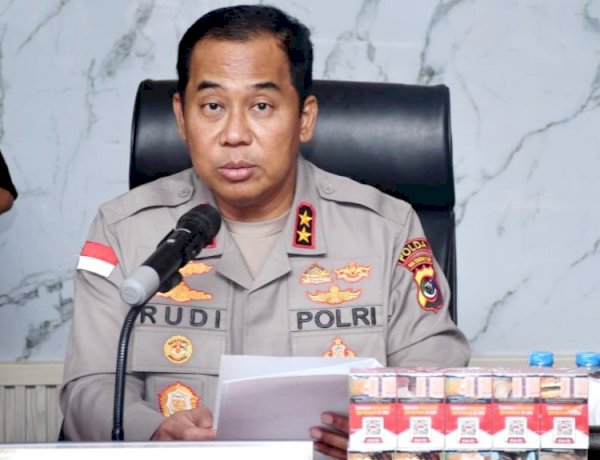 Berhasil Ungkap Kasus 11 Juta Rokok Ilegal di Perbatasan, Kapolda NTT Beri Penghargaan kepada Personel Polri dan Bea Cukai