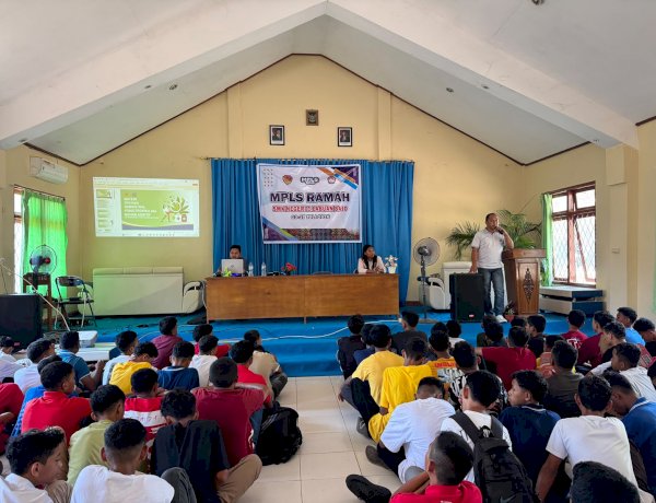 Bentengi Generasi Emas, Polres Mabar Masifkan Edukasi P4GN di MPLS SMKN 1 Labuan Bajo