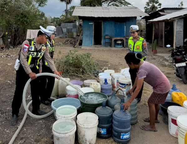Jelang HUT Ke 71, Satlantas Polres Mabar Redam Krisis Air Pascagempa dan Kemarau di Labuan Bajo
