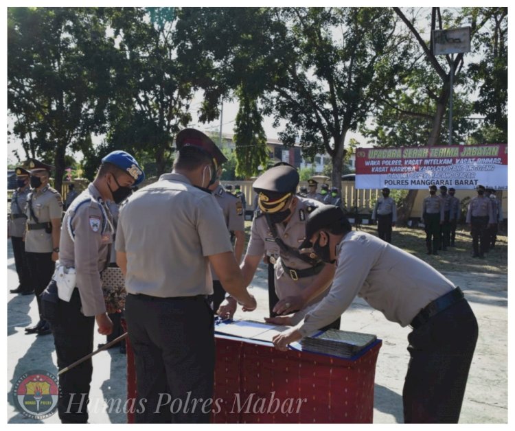 Kapolres Pimpin Sertijab Wakapolres, Kasat Intelkam, Kasat Binmas, Kasat Narkoba, Kapolsek Sano Nggoang dan Kapolsek Macang Pacar Polres Manggarai Barat