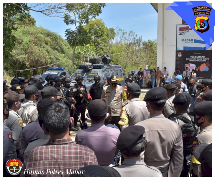 Kapolres Manggarai Barat Cek Kesiapan Pengamanan Tahap Pendaftaran Paslon Cabup di KPU