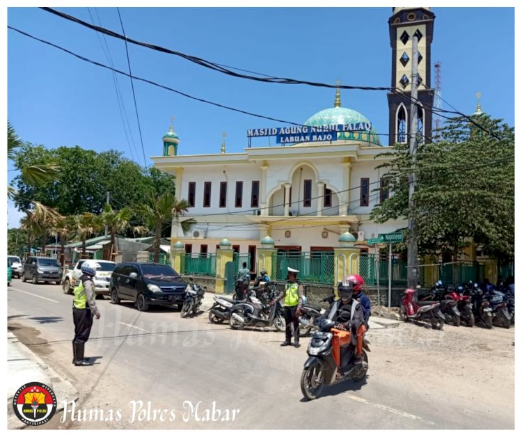 Satlantas Polres Manggarai Barat Amankan Ibadah Sholat Jum’at dan Berikan Imbaun Prokes Covid-19