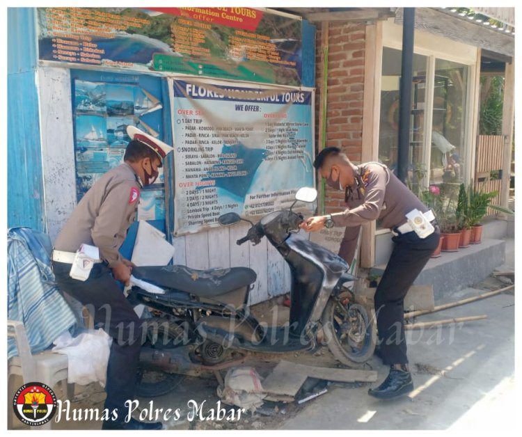 Sat Lantas Polres Manggarai Barat Tertibkan Pemotor yang Parkir di Trotoar