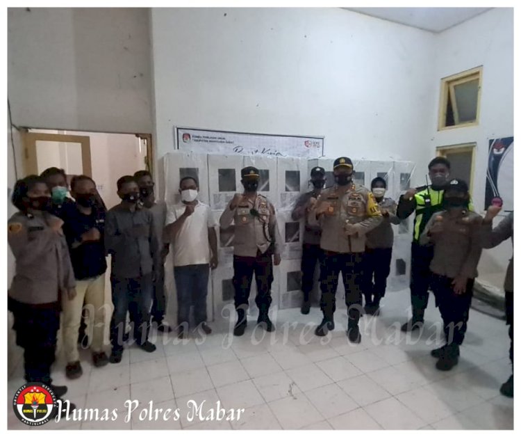 Kapolres Manggarai Barat Cek Logistik Pilkada di PPK Komodo