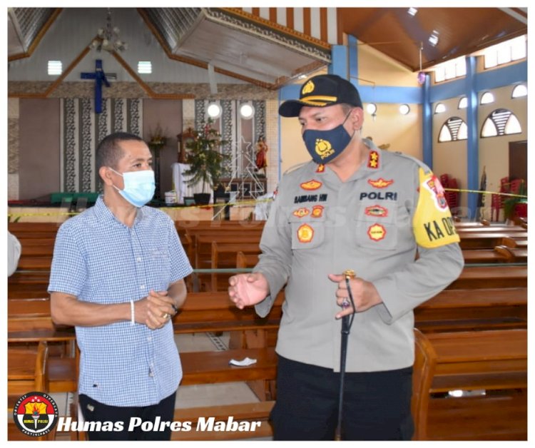 Kapolres Manggarai Barat Tinjau Lokasi Kebakaran Altar Gereja MBSB Wae Sambi Labuan Bajo