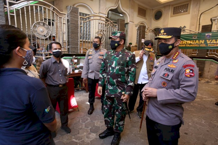 Hari Pertama PPKM Darurat, Kapolri Tinjau Penyekatan Hingga Vaksinasi Massal