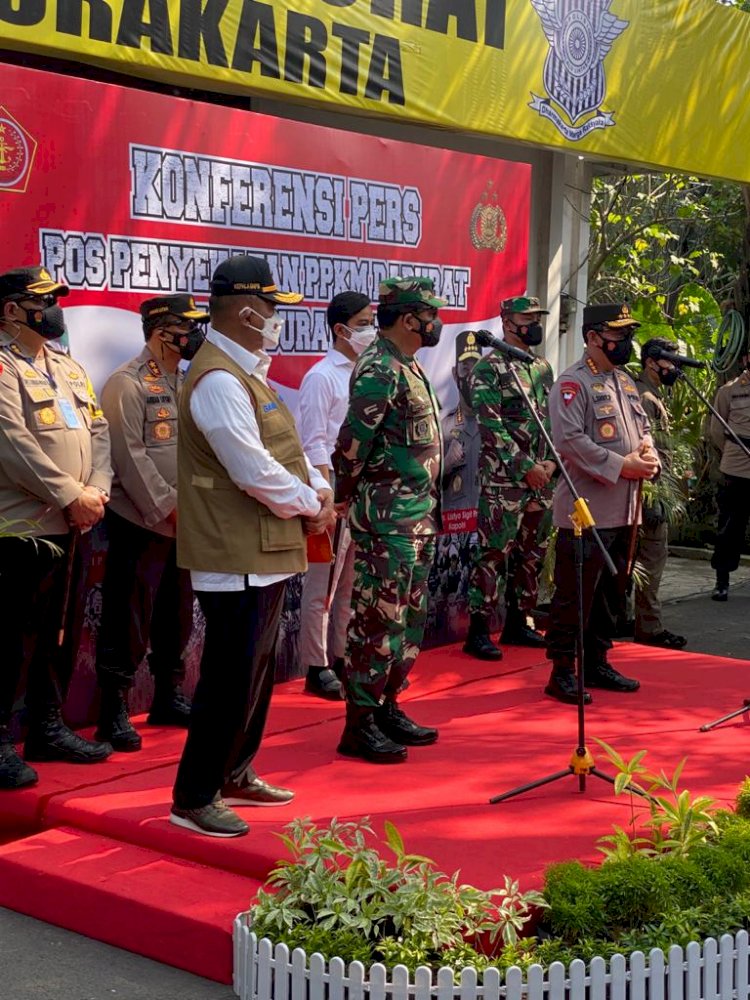 Panglima TNI dan Kapolri Tinjau Serbuan Vaksinasi di Solo