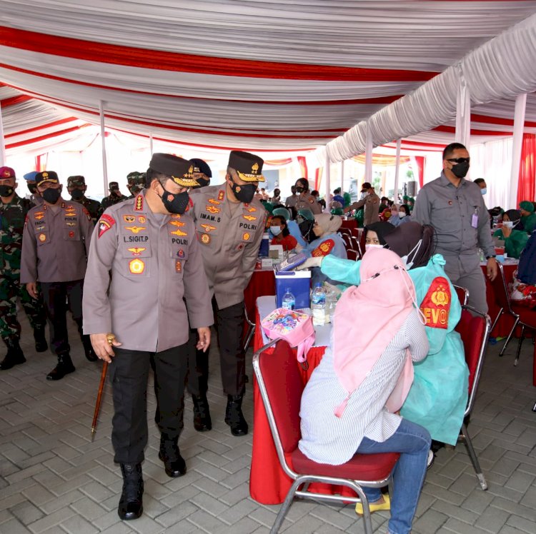 Cegah Lonjakan COVID-19 saat Libur Nataru, Kapolri: Tak Boleh Abai dan Prokes Tetap Kuat