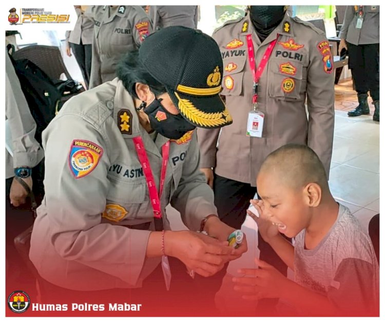 Wujud Kepedulian, Polwan RI Melaksanakan Konferensi Internasional Sekaligus Baksos di Labuan Bajo