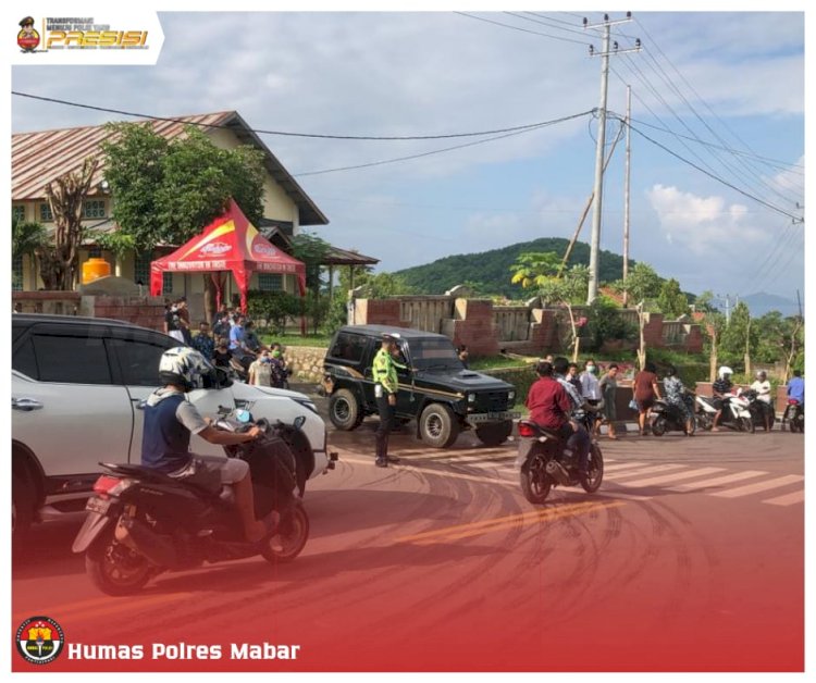 Sat Lantas Polres Mabar Berikan Keamanan dan Kenyamanan Bagi Umat Kristiani di Labuan Bajo