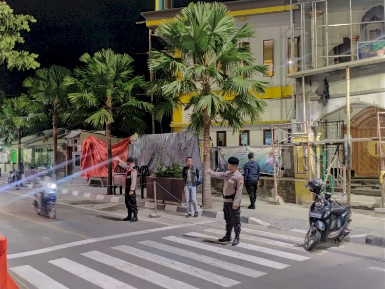 Sambut Idul Fitri, Polisi Amankan Sholat Tarawih di Labuan Bajo