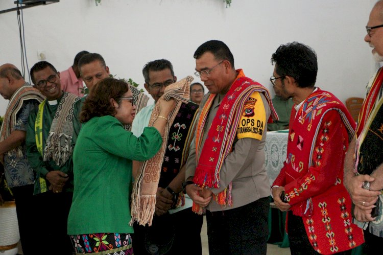 Kapolda NTT Hadiri Persidangan Klasis Soe Ke-V di GMIT Lewi Oenasi: Menggalang Kolaborasi Antara Kepolisian dan Komunitas Agama