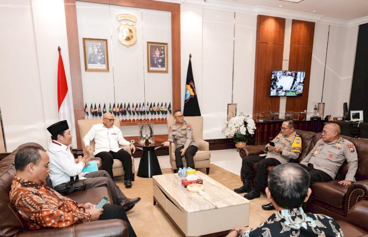 Kompolnas Lakukan Pemantauan Kesiapan Operasi Ketupat 2024 di Polda Jatim Bersama Kapolri dan Menteri Perhubungan