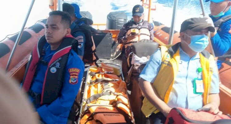 Wisman Tenggelam di Perairan Long Beach, Polisi Bersama Tim SAR Gabungan Bantu Evakuasi