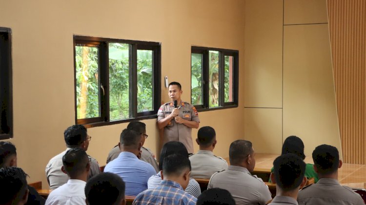 Polres Manggarai Barat Gelar Binrohtal Bagi Anggota Polri dan Bhayangkari di Labuan Bajo