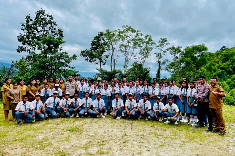 Polsek Lembor Gelar Sosialisasi Bahaya Bullying dan Keselamatan Lalu Lintas di SMPN 6 Welak