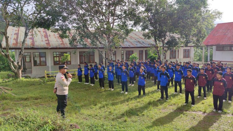 Perangi Bullying dan Kenakalan Remaja, Kapolsek Lembor Pimpin Apel Pagi di SMK Negeri 1 Welak