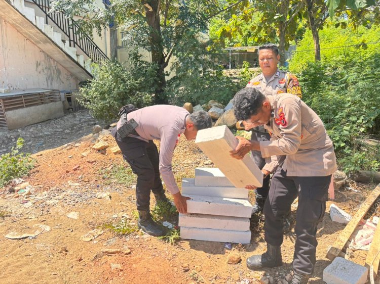 Polri Hadir di Tengah Umat: Tim Raimas Komodo Salurkan Bantuan Material Untuk Mushola Sabilul Huda