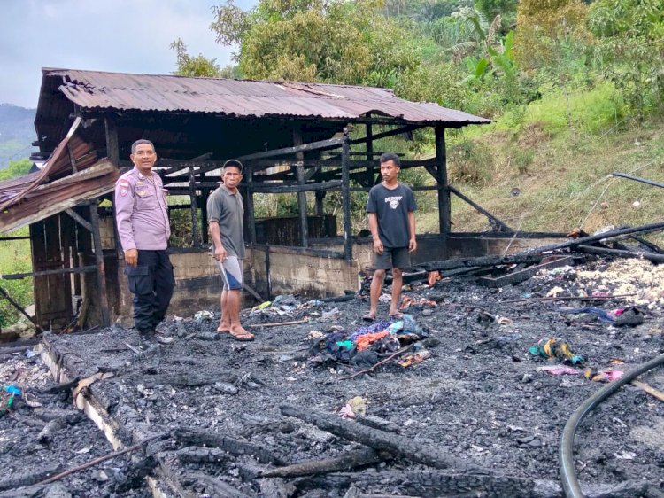 Fokus Galang Bantuan, Kapolsek Kuwus Tegaskan Kebakaran Rumah di Compang Kules Bukan Sabotase