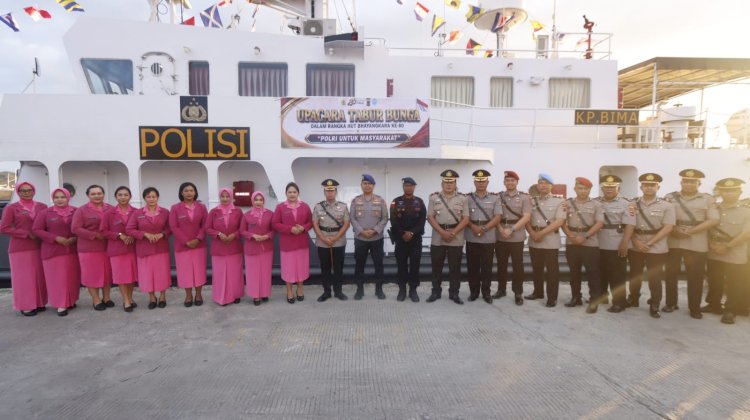 Sambut Hari Bhayangkara ke-80, Polres Manggarai Barat Larung Karangan Bunga di Laut Labuan Bajo