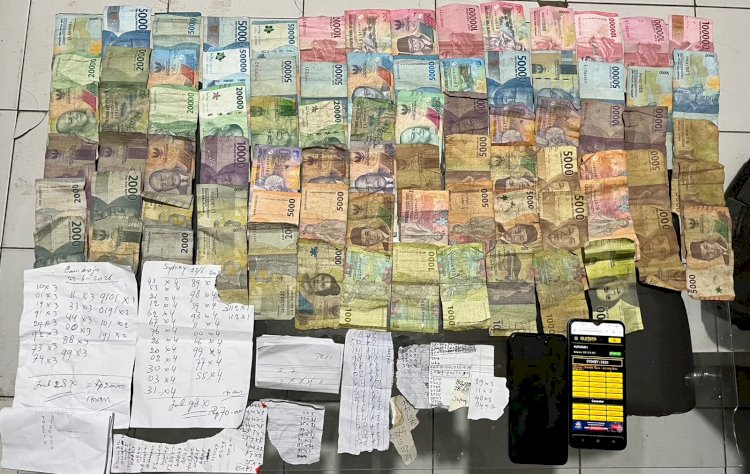 Berkedok Toko Obat Pertanian, Pengepul Judi Togel Online di Lembor Dibekuk Resmob Komodo