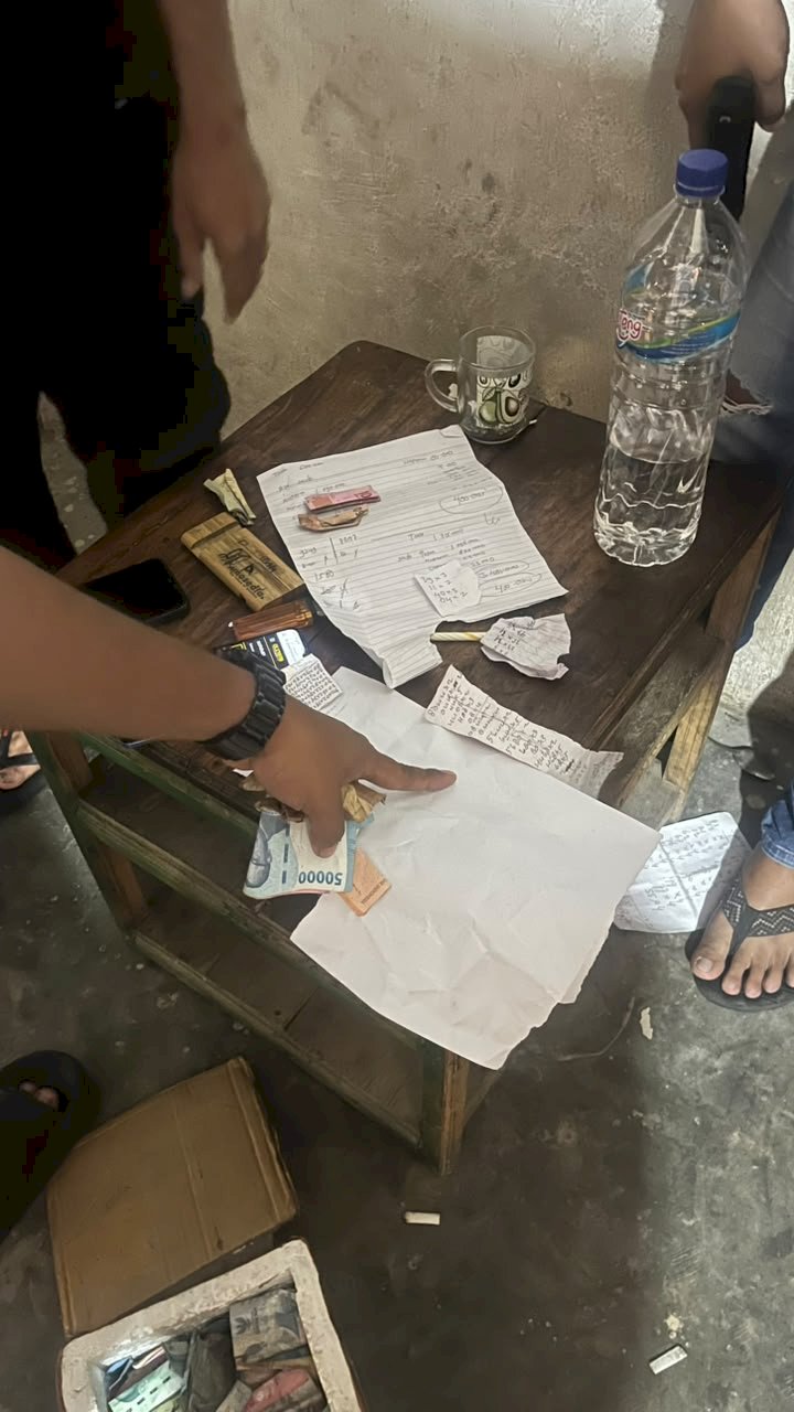 Berkedok Toko Obat Pertanian, Pengepul Judi Togel Online di Lembor Dibekuk Resmob Komodo