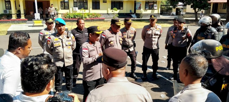 Jaga Stabilitas Kamtibmas Labuan Bajo, Kapolres Mabar Pimpin Langsung Simulasi Penanganan Unjuk Rasa