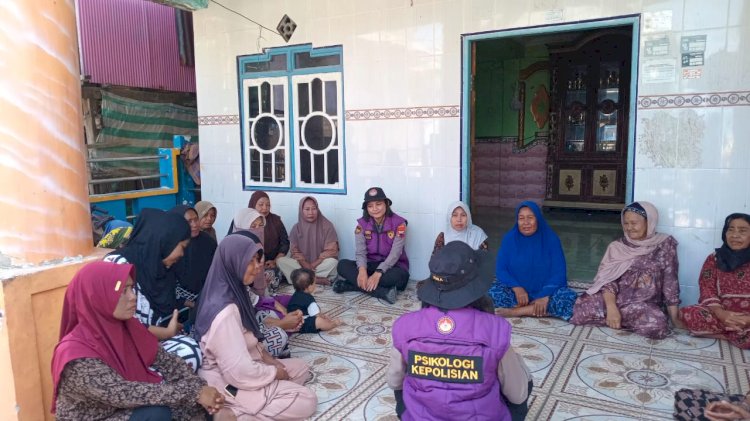 Pulihkan Trauma Anak dan Ibu Pasca-Gempa Flores, Tim Gabungan Polres Mabar dan BKO Polda Jateng Sambangi Pulau Terluar