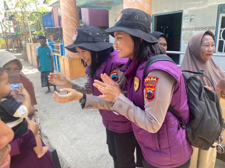 Pulihkan Trauma Anak dan Ibu Pasca-Gempa Flores, Tim Gabungan Polres Mabar dan BKO Polda Jateng Sambangi Pulau Terluar