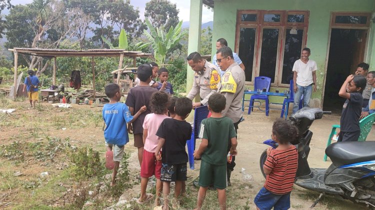 Hadir hingga Pelosok, Tim Medis Dokkes Polri dan Polsek Lembor Obati Warga Kampung Torok Pasca-Gempa