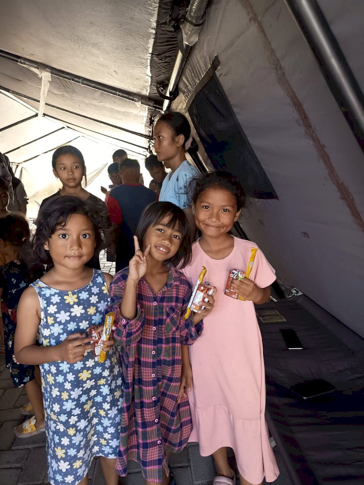 Usir Duka Mengundang Tawa, Aksi Trauma Healing Polri Bangkitkan Cerita Bahagia Anak Pengungsi