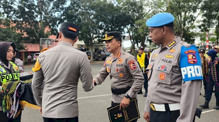 Tuntaskan Misi Kemanusiaan 14 Hari di Flores, 51 Personel BKO Mabes Polri Resmi Dilepas Polda NTT