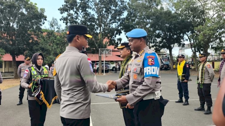 Tuntaskan Misi Kemanusiaan 14 Hari di Flores, 51 Personel BKO Mabes Polri Resmi Dilepas Polda NTT