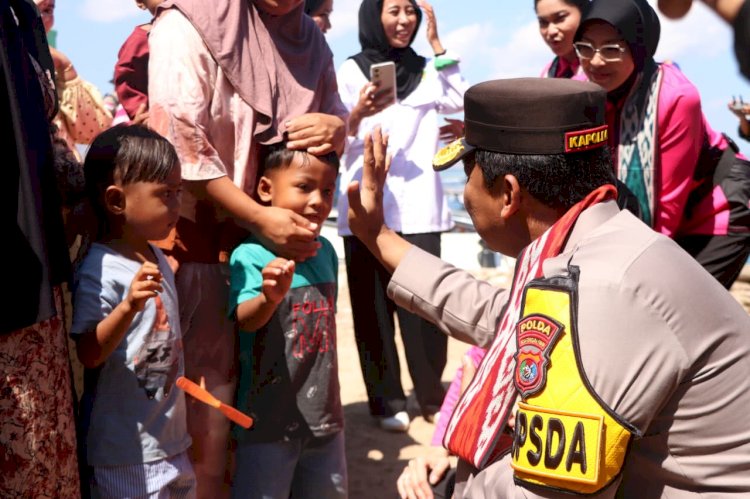 Tembus Lautan Demi Senyum Anak Pesisir! Kapolda NTT Bangun Kembali Sekolah Terdampak Gempa di Pulau Kukusan