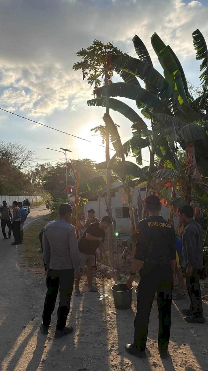 Tekan Risiko Kecelakaan di Titik Buta, Satlantas Polres Mabar dan Warga Pasang Kaca Cembung