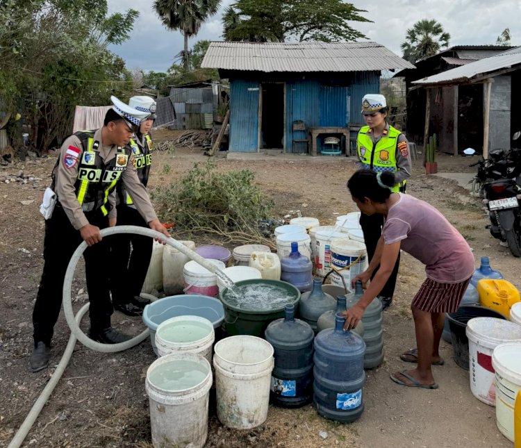 Jelang HUT Ke 71, Satlantas Polres Mabar Redam Krisis Air Pascagempa dan Kemarau di Labuan Bajo