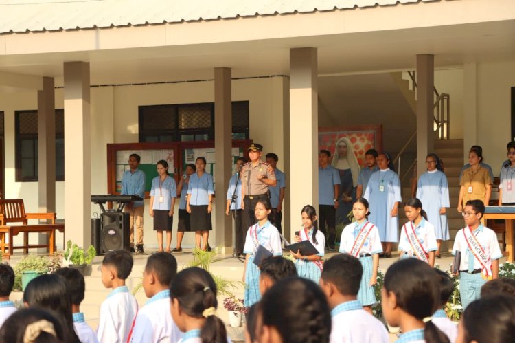 Bangun Karakter Pelajar, Kapolres Mabar Jadi Pembina Upacara di Sekolah Yayasan St. Yosefa