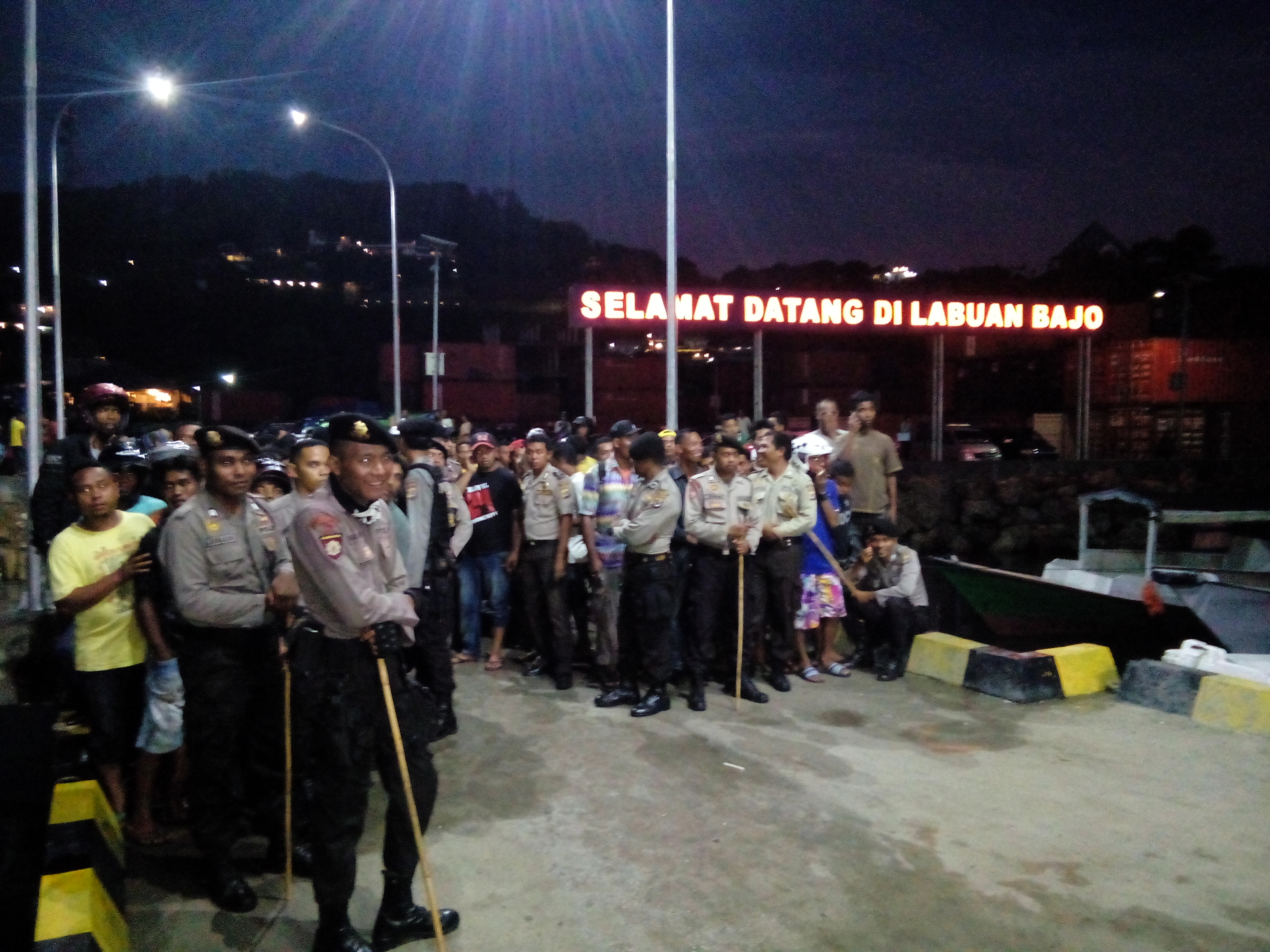 PASCA BOM SARINAH, SATUAN SABHARA POLRES MANGGARAI BARAT PERKETAT PENGAMANAN PELABUHAN PELNI LABUAN BAJO